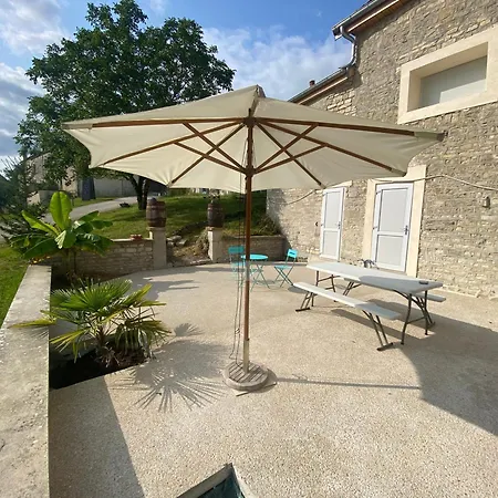 T2 Chez Mongery Дом отдыха *